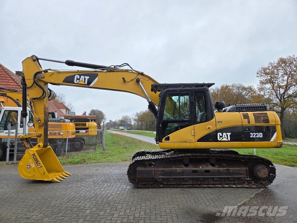 CAT 323DL Kāpurķēžu ekskavatori