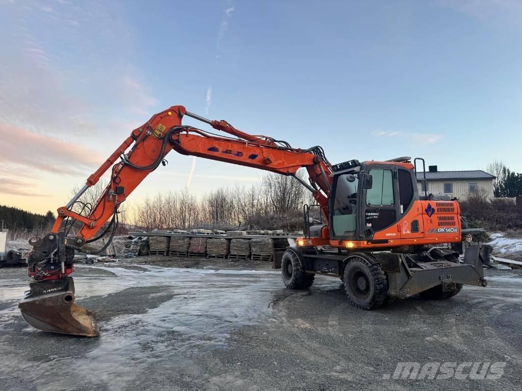 Doosan DX 140 W Ekskavatori uz riteņiem