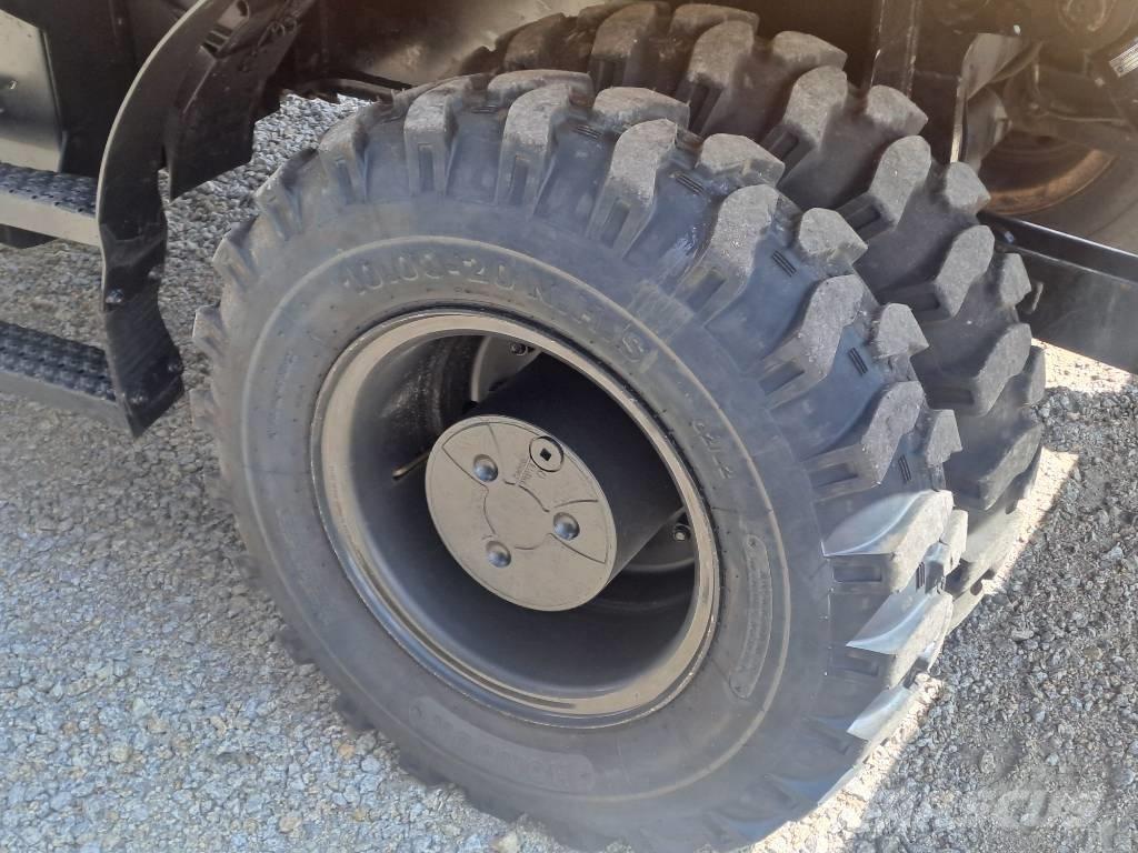 CAT M318F Ekskavatori uz riteņiem