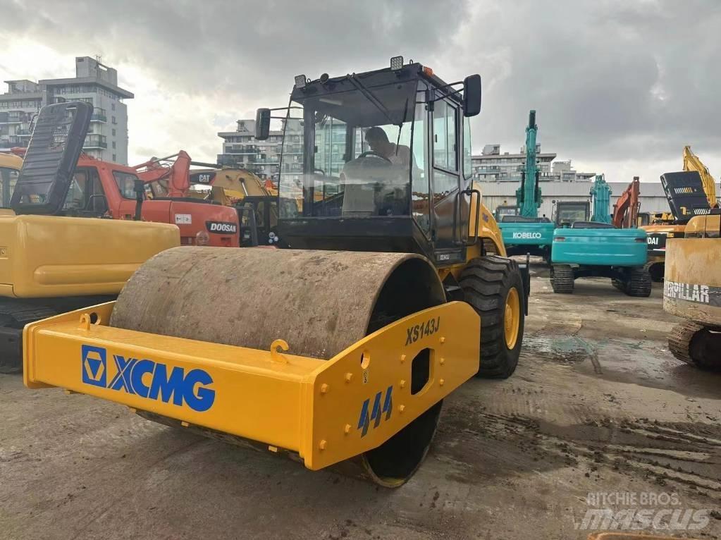 XCMG XS 143 Vienvalča grunts veltņi