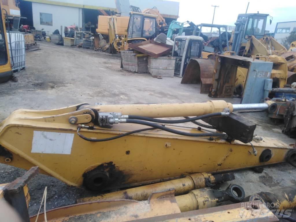 CAT M 318 Šasija un piekare