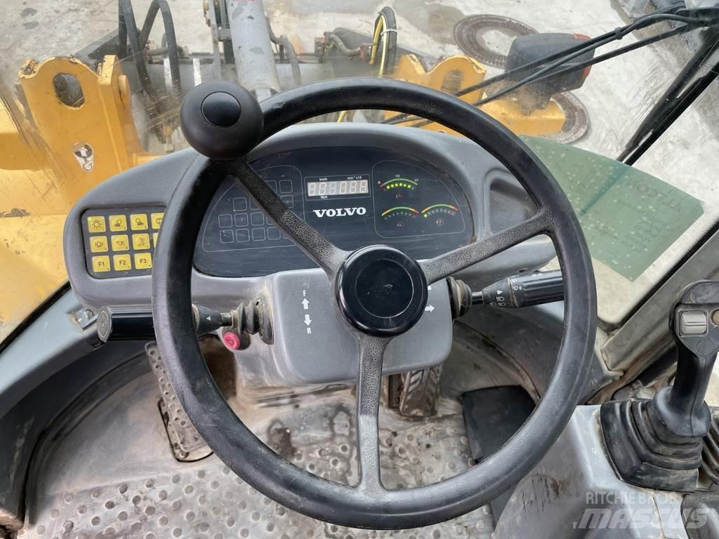 Volvo L 30 ZX Iekrāvēji uz riteņiem