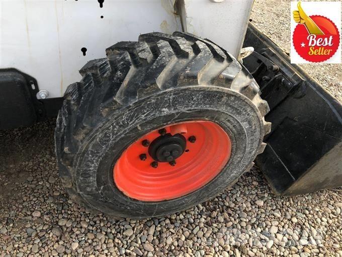 Bobcat S 300 Lietoti riteņu kompaktiekrāvēji