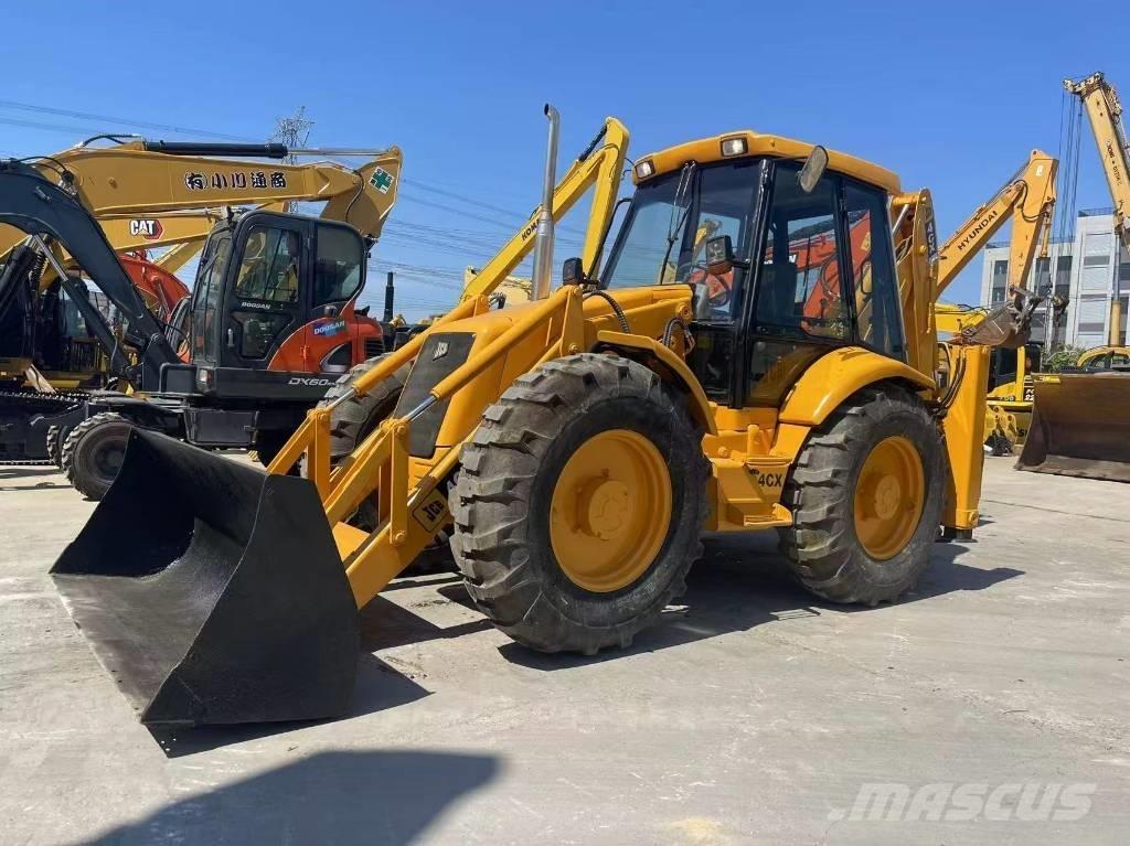 JCB 4 CX Ekskavatori-iekrāvēji