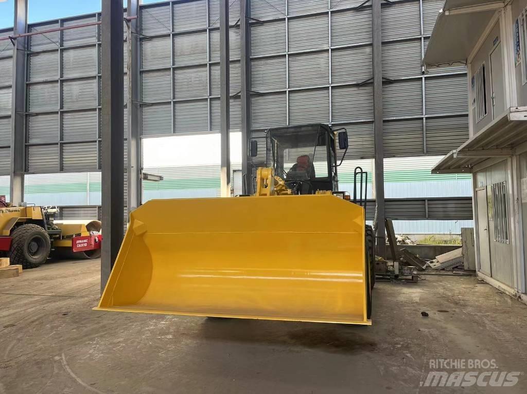 Komatsu WA 320-3 Iekrāvēji uz riteņiem