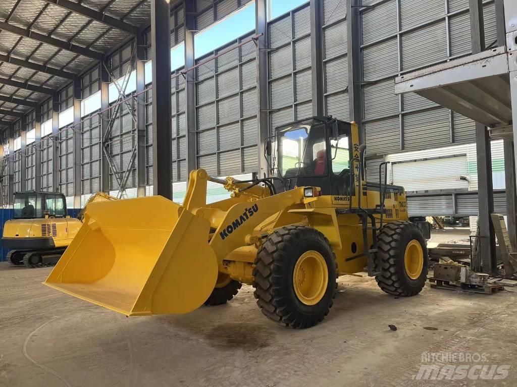 Komatsu WA 320-3 Iekrāvēji uz riteņiem