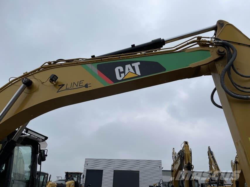 CAT 323F Z-Line Kāpurķēžu ekskavatori