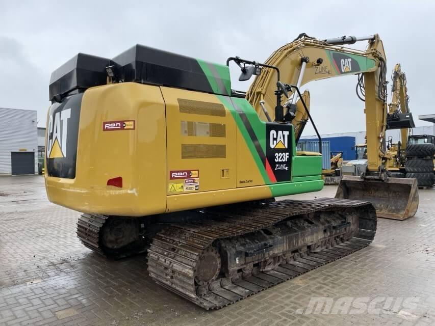 CAT 323F Z-Line Kāpurķēžu ekskavatori