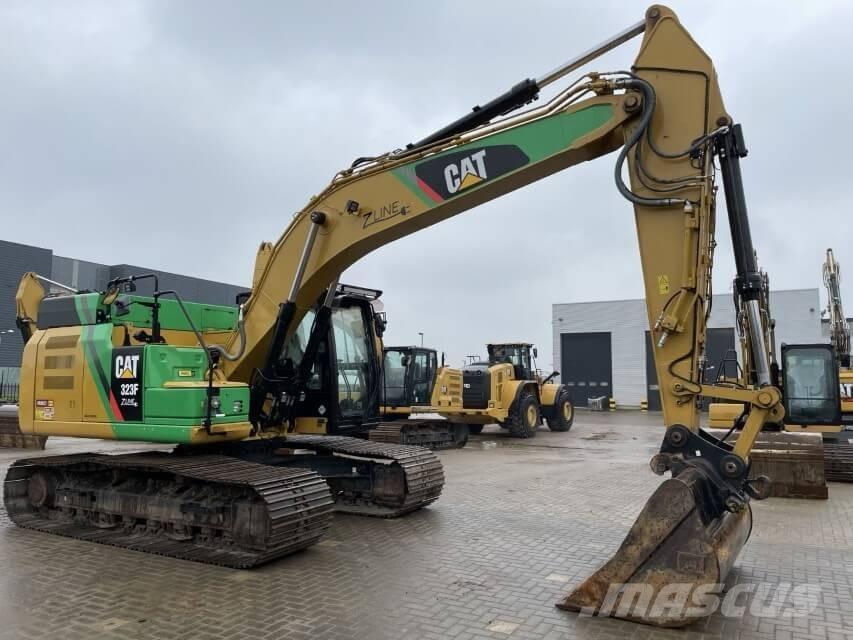 CAT 323F Z-Line Kāpurķēžu ekskavatori