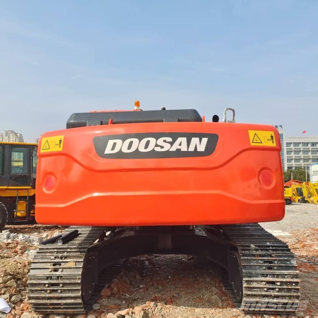 Doosan DX225LC-9C Kāpurķēžu ekskavatori