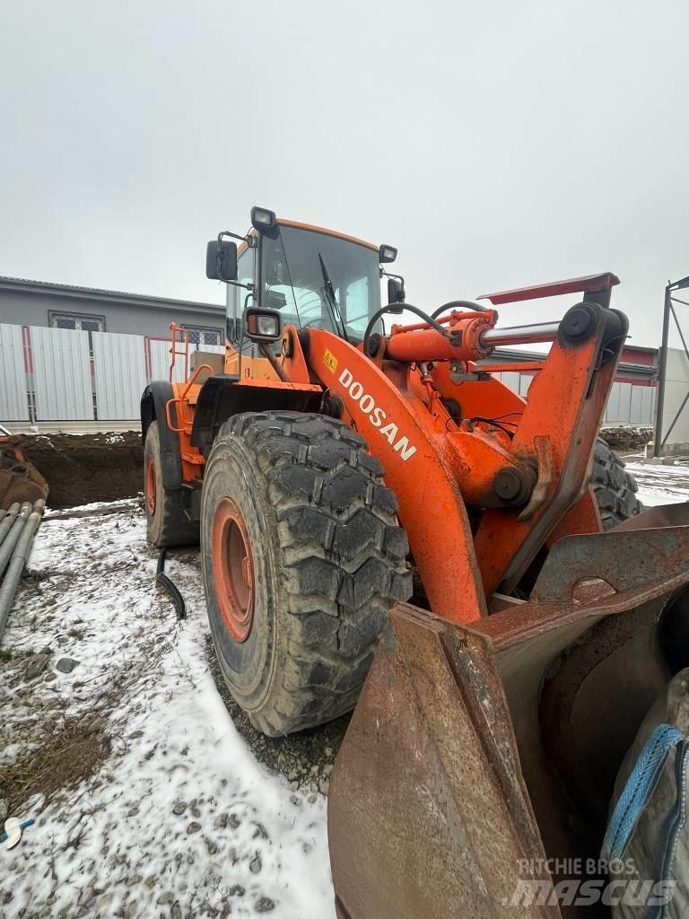 Doosan DL 400 Iekrāvēji uz riteņiem