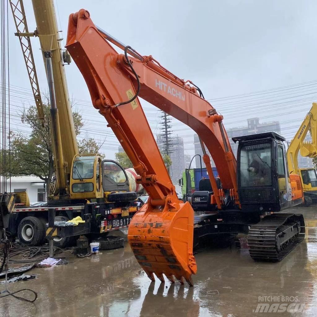 Hitachi ZX 210 Kāpurķēžu ekskavatori