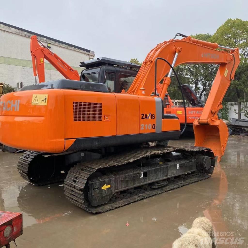 Hitachi ZX 210 Kāpurķēžu ekskavatori