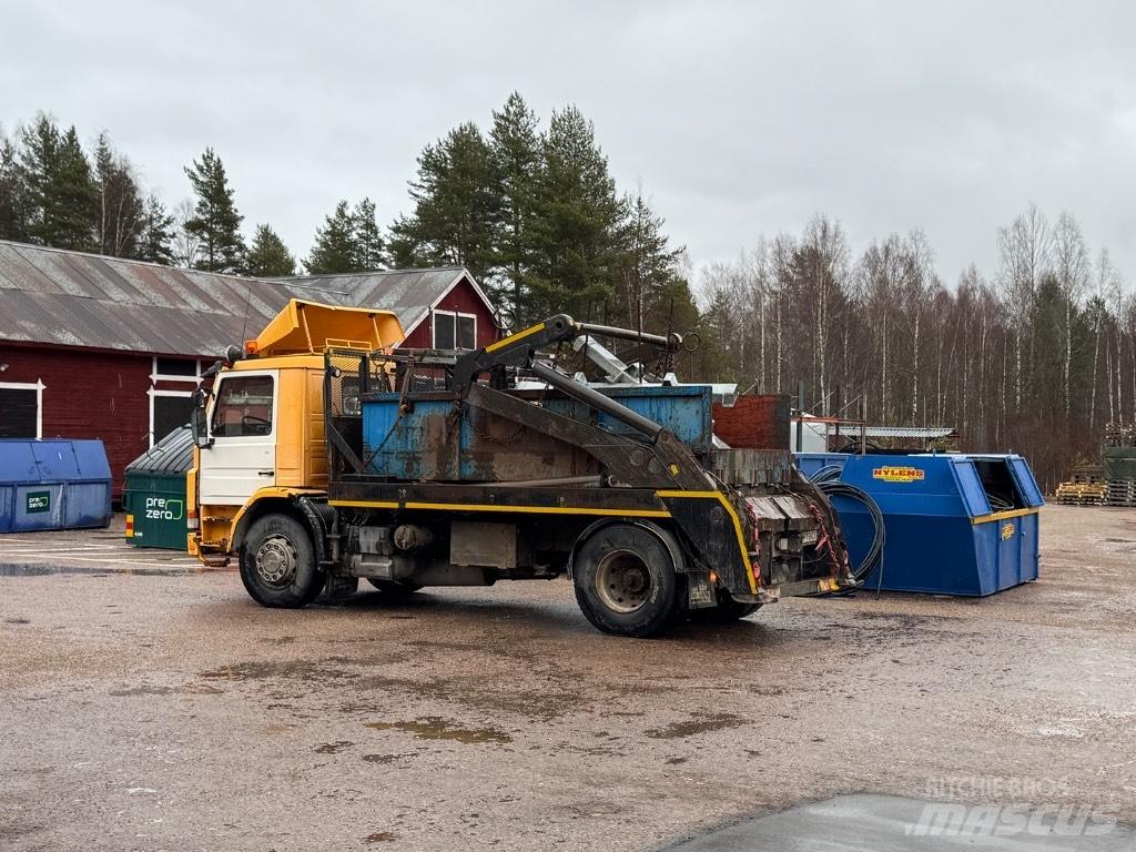 Scania P 82 H Kravas automašinas konteineru vedeji