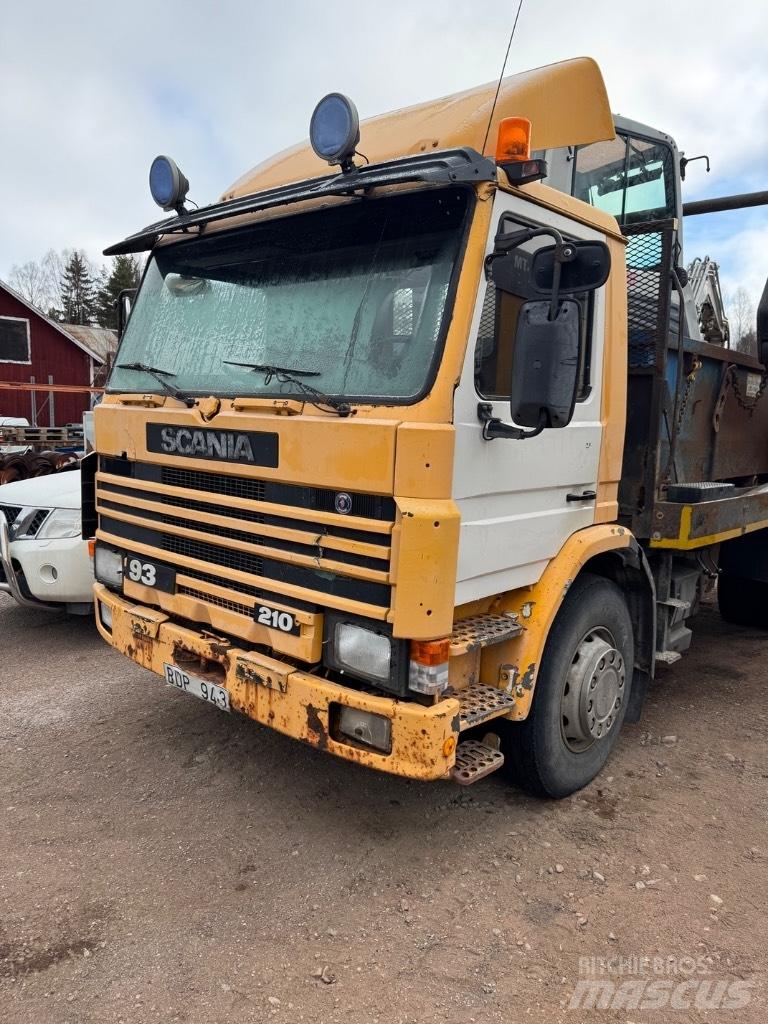 Scania P 82 H Kravas automašinas konteineru vedeji