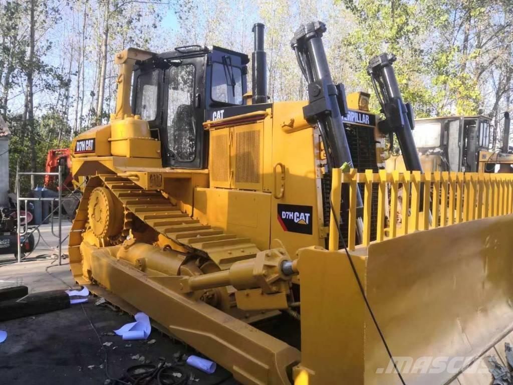 CAT D7H Kāpurķēžu buldozeri