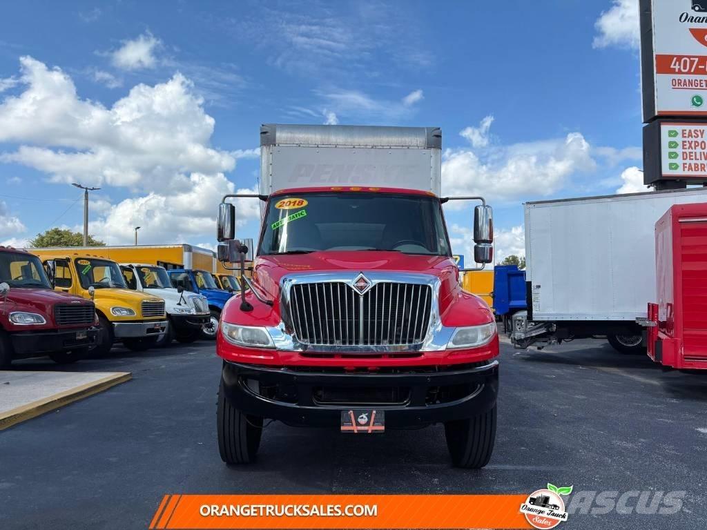 International 4300 Furgons