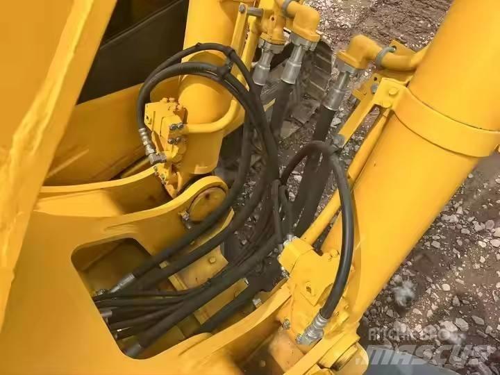 Komatsu PC450-7 Kāpurķēžu ekskavatori