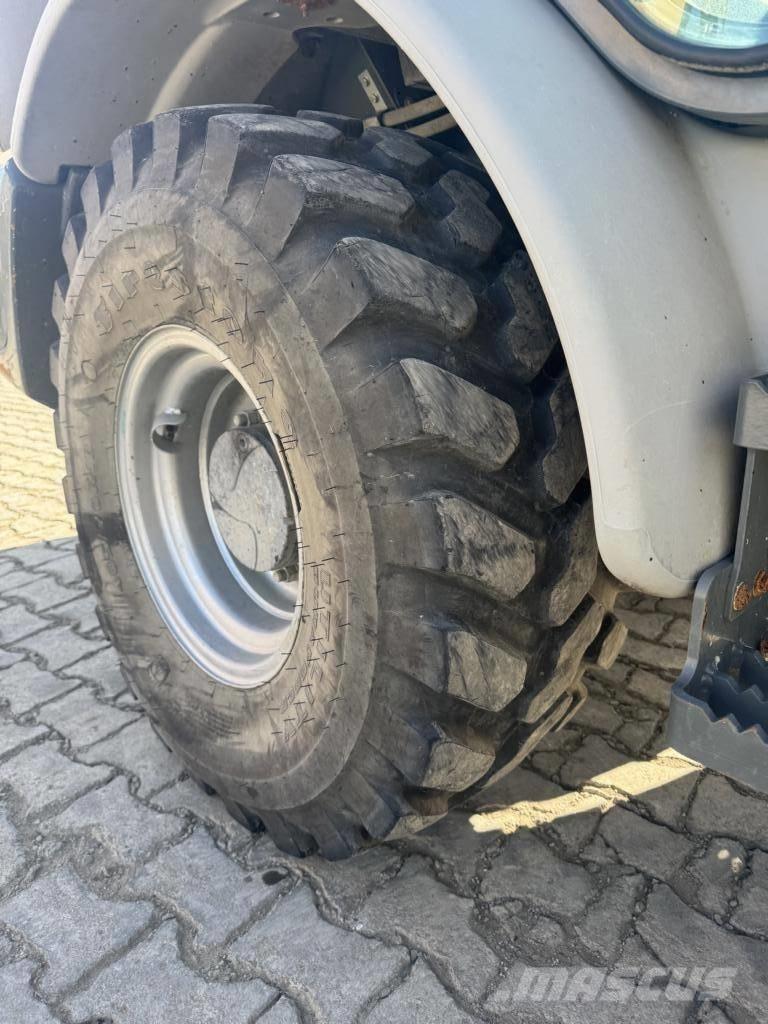 Kramer 8095 Iekrāvēji uz riteņiem