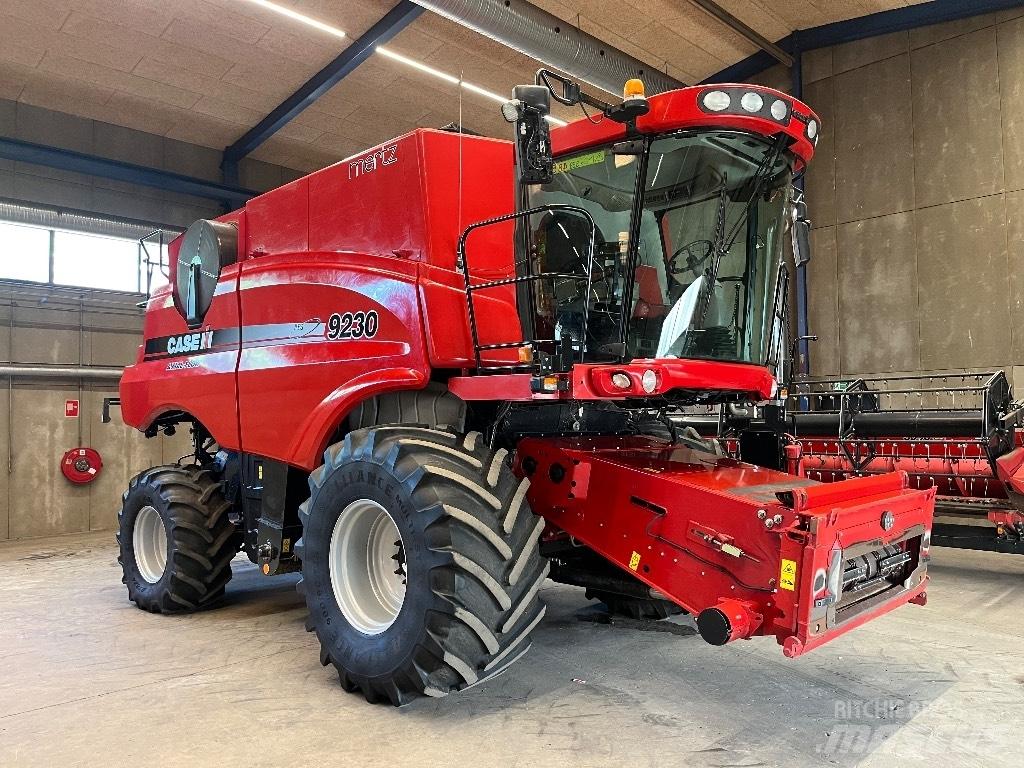 Case IH 9230 Ražas novākšanas kombaini