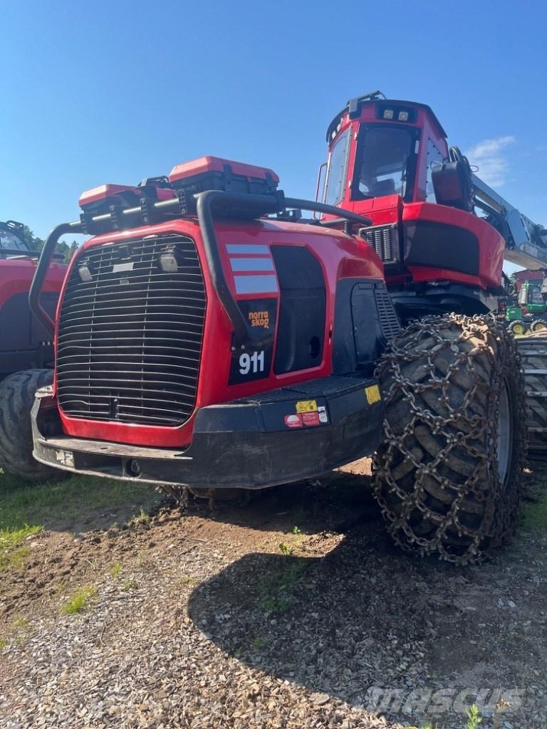 Komatsu 911CX-6 Harvesteri