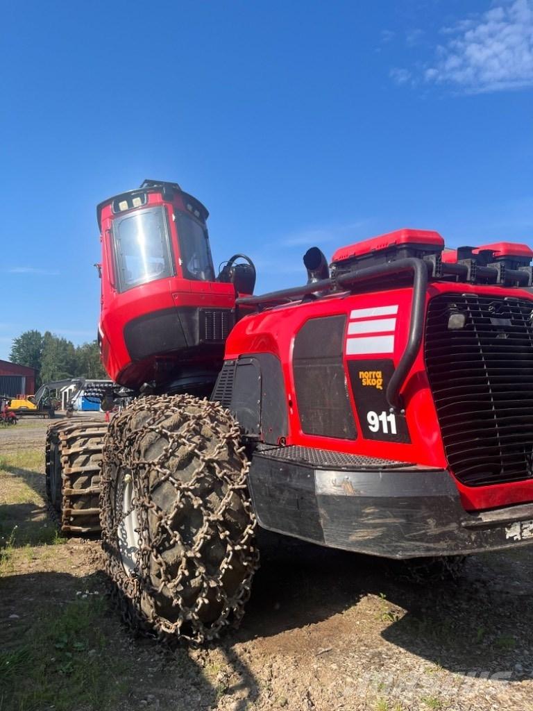 Komatsu 911CX-6 Harvesteri