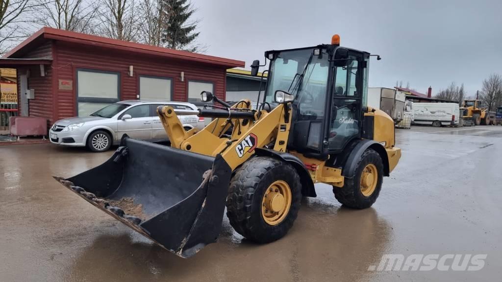 CAT 906 M Iekrāvēji uz riteņiem