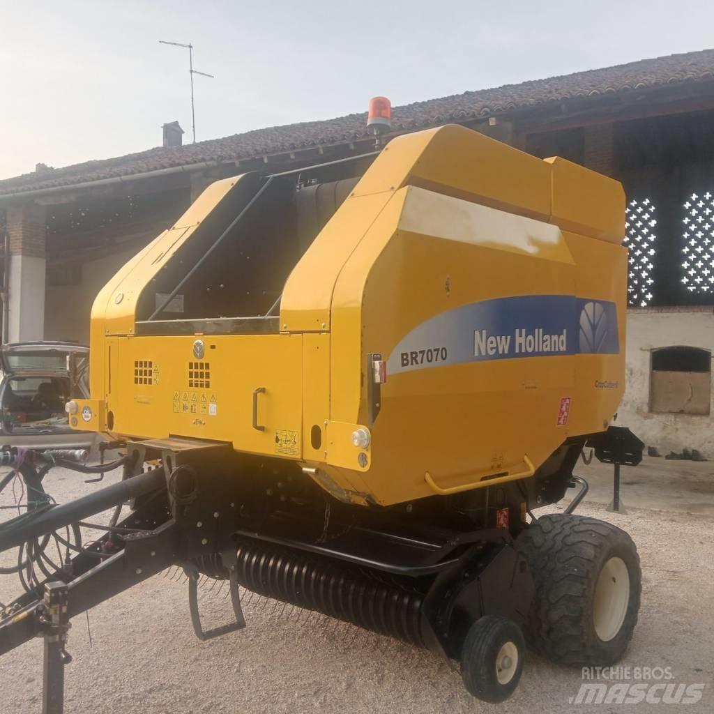 New Holland BR 7070 Rituļu preses