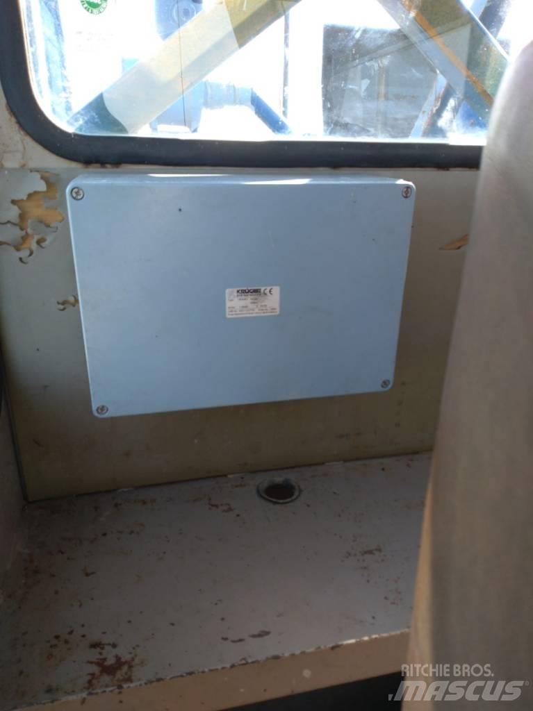 Hitachi KH 150-3 Kāpurķēžu ekskavators ar strēli