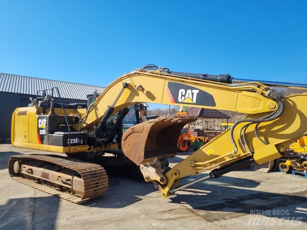 CAT 323 EL Kāpurķēžu ekskavatori