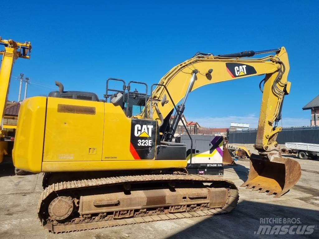 CAT 323 EL Kāpurķēžu ekskavatori