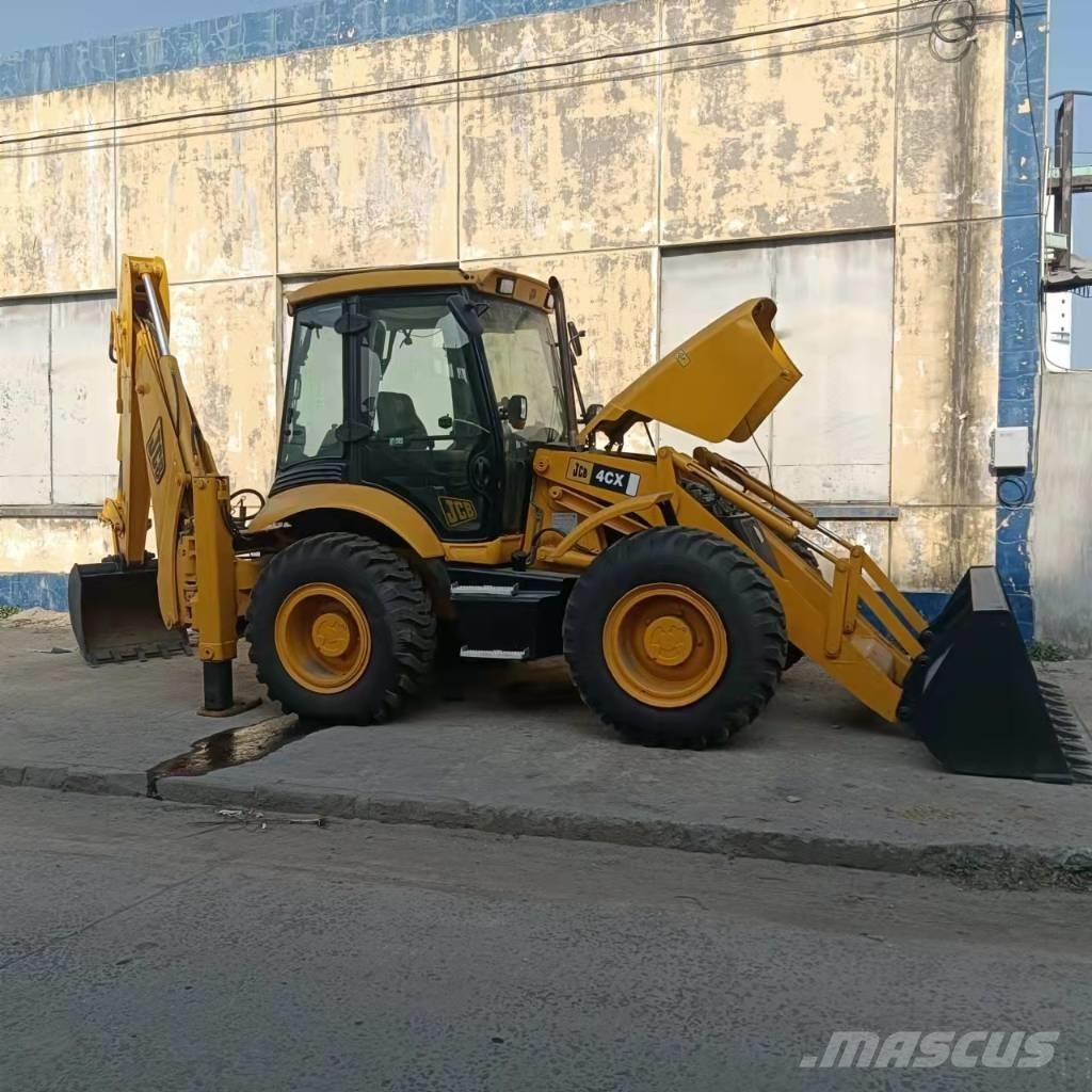 JCB 4CX Ekskavatori-iekrāvēji