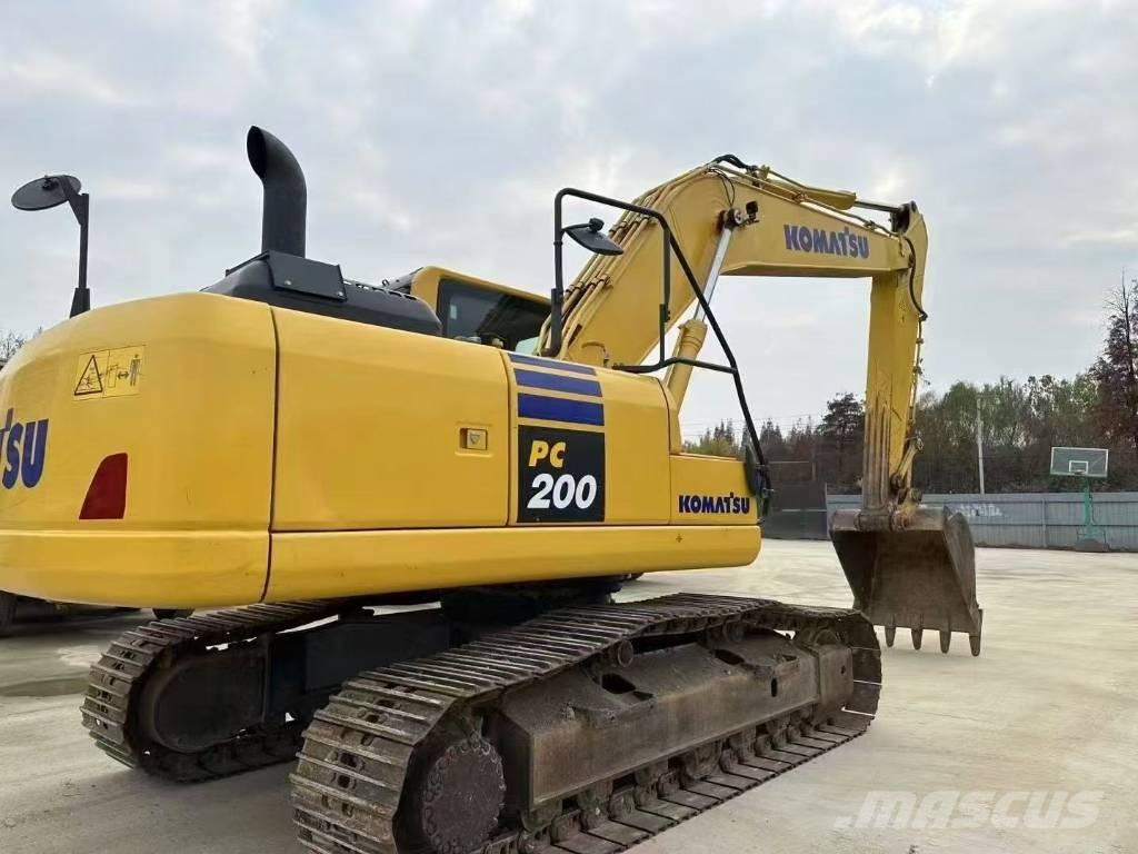 Komatsu PC 200 Kāpurķēžu ekskavatori