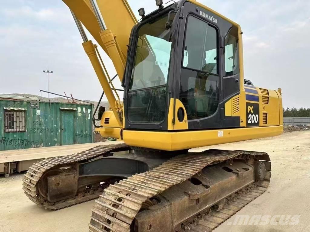 Komatsu PC 200 Kāpurķēžu ekskavatori