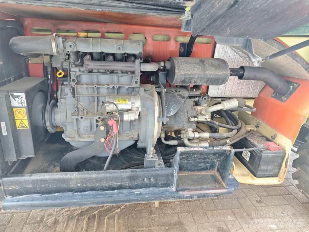 JLG 4394 RT Šķerveida pacēlāji