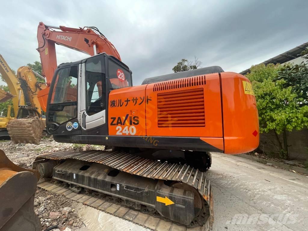 Hitachi ZX 240 Kāpurķēžu ekskavatori