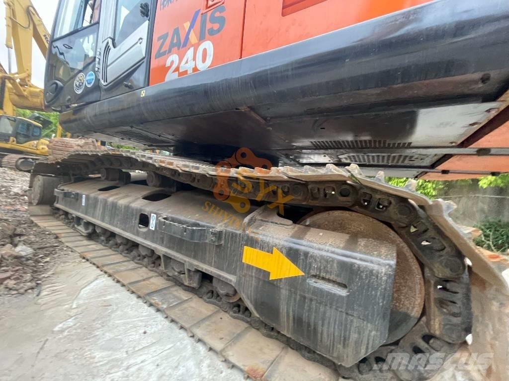 Hitachi ZX 240 Kāpurķēžu ekskavatori