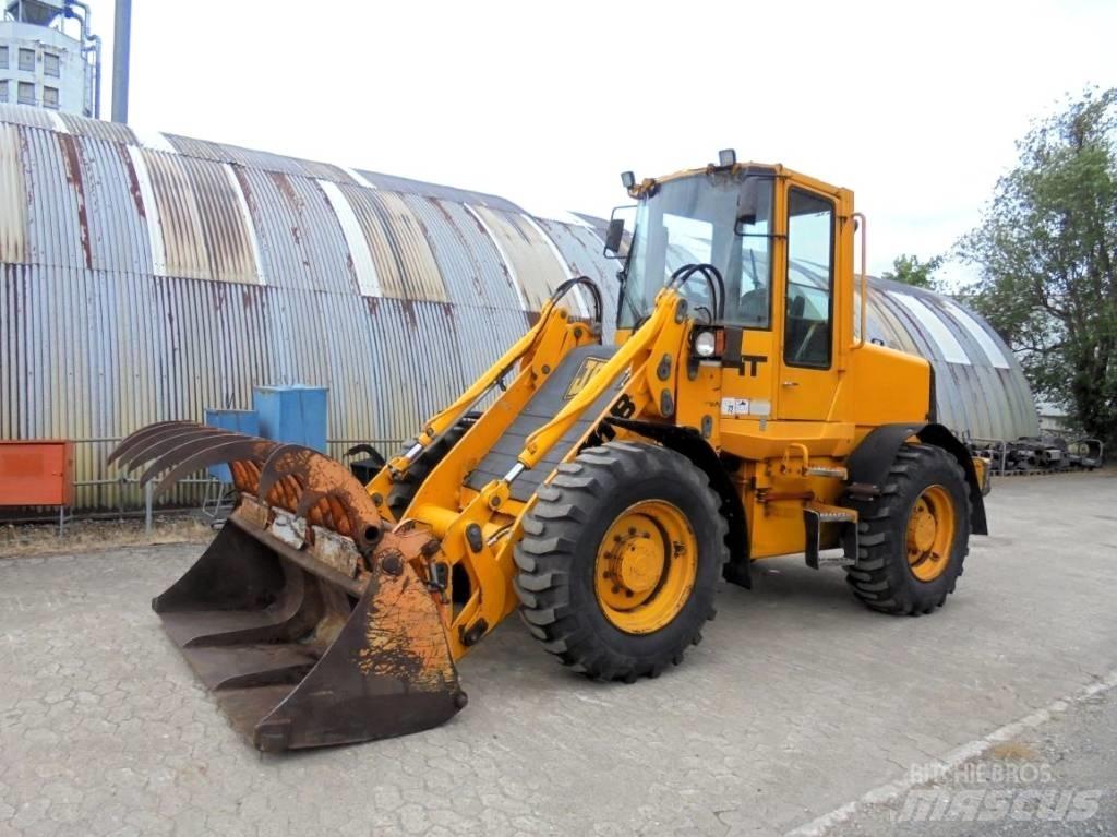 JCB 411 B HT Iekrāvēji uz riteņiem
