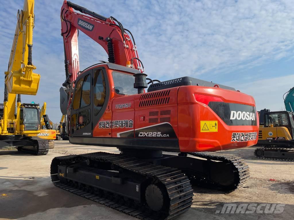 Doosan DX225LCA Kāpurķēžu ekskavatori
