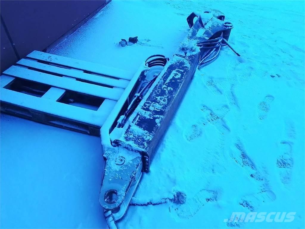 Komatsu 165F Krāni