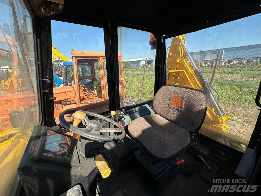 JCB 2 CX Ekskavatori-iekrāvēji