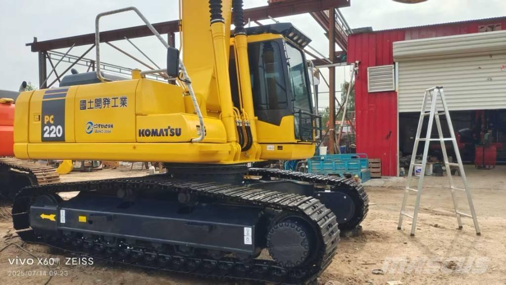 Komatsu 220 Kāpurķēžu ekskavatori
