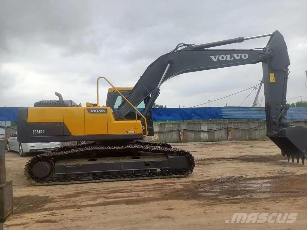 Volvo EC 240 DL Kāpurķēžu ekskavatori