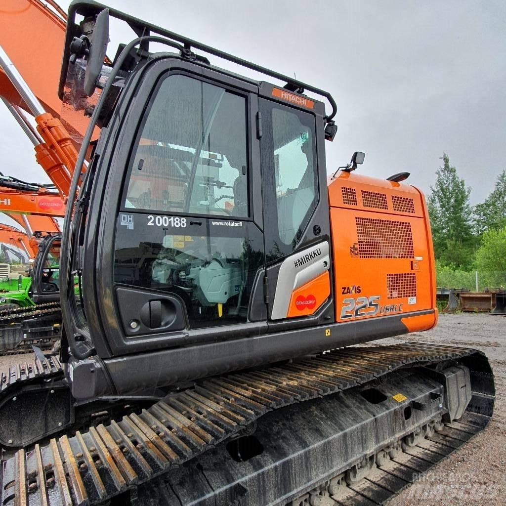 Hitachi ZX225USRLC-7 Kāpurķēžu ekskavatori