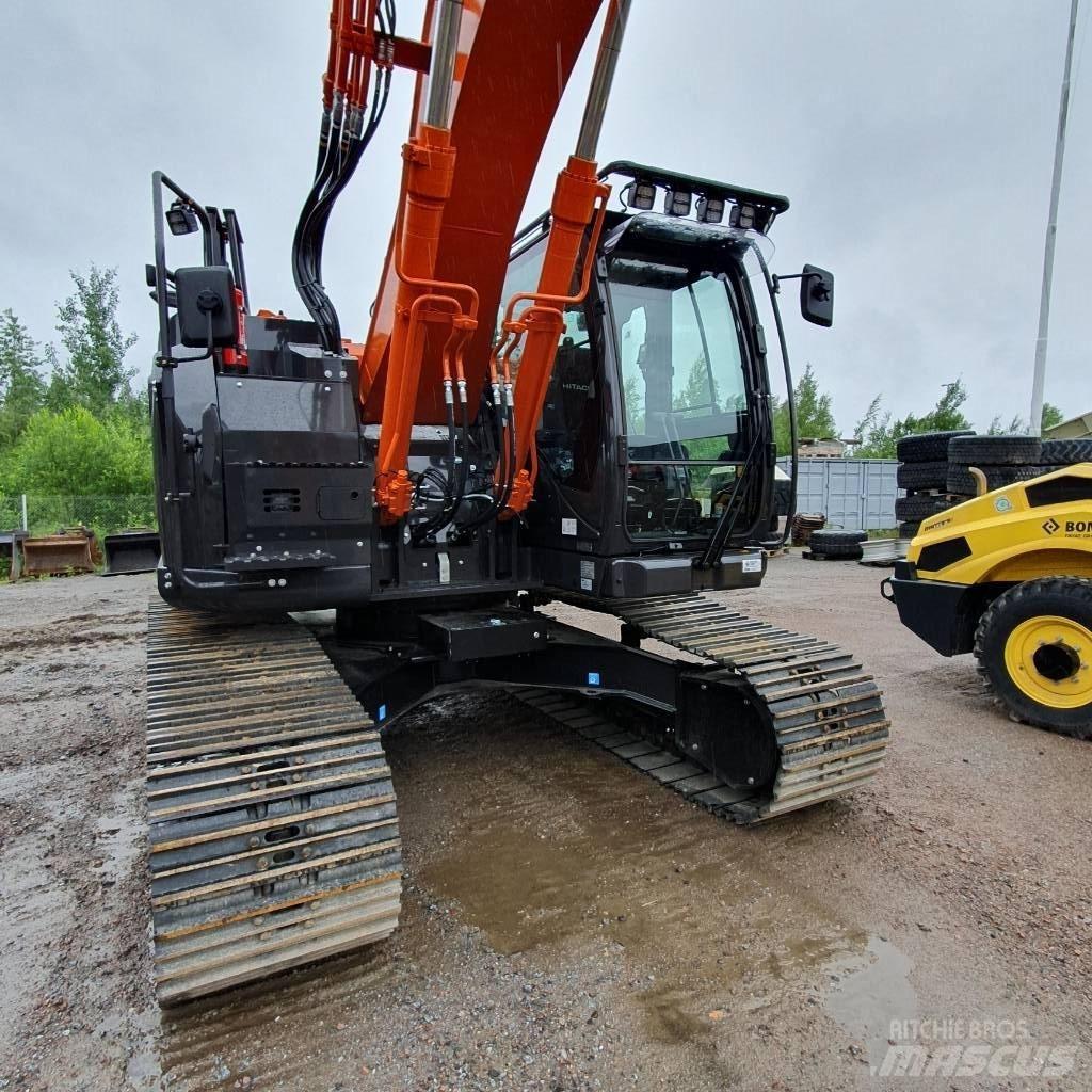 Hitachi ZX225USRLC-7 Kāpurķēžu ekskavatori
