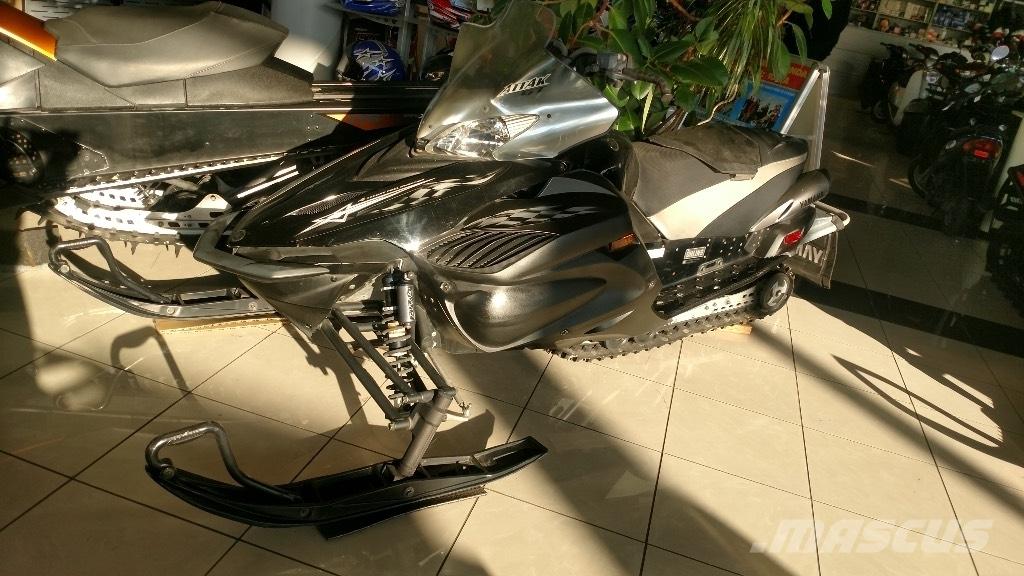Yamaha Attack GT Sniega motocikli