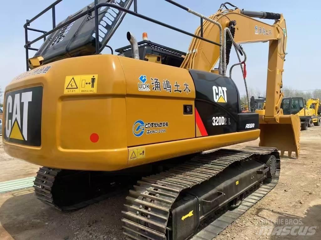 CAT 320D2 Kāpurķēžu ekskavatori