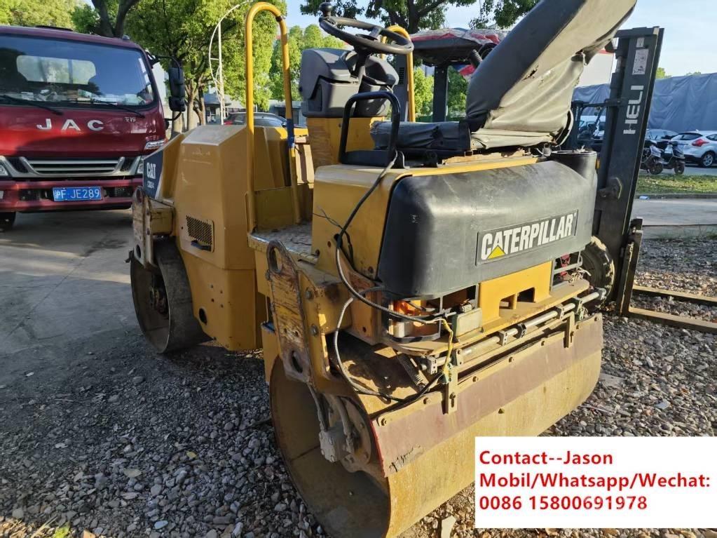 CAT CB 24 Divvalču grunts veltņi