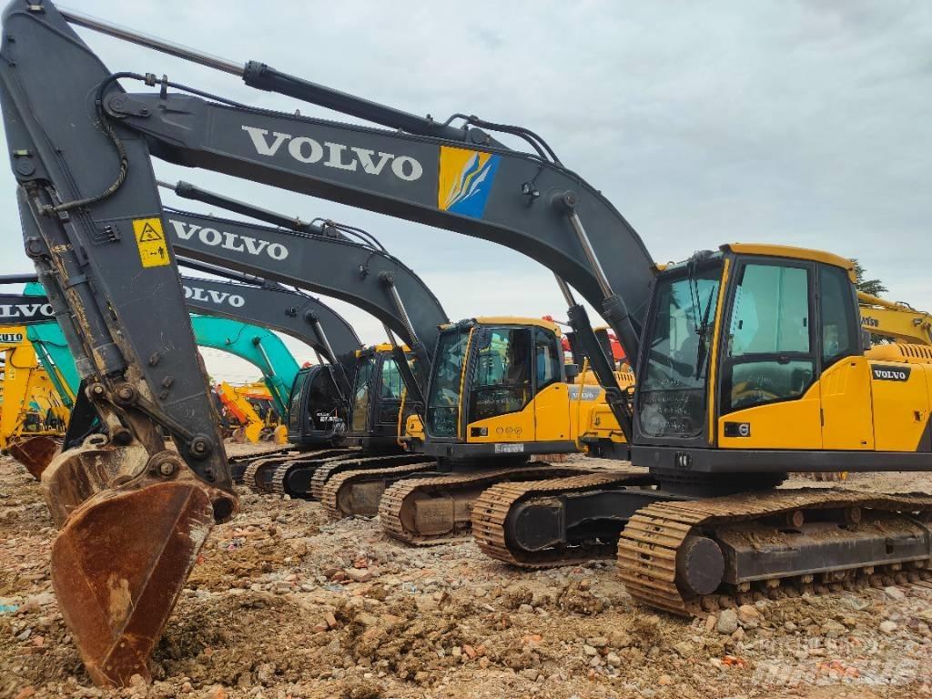 Volvo EC220D Kāpurķēžu ekskavatori