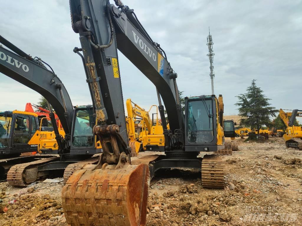 Volvo EC220D Kāpurķēžu ekskavatori